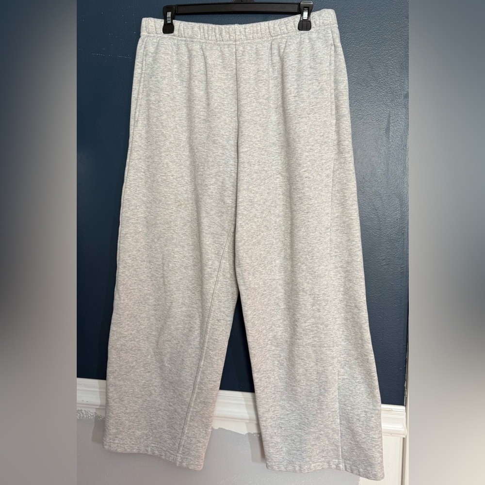 *3 for $10!* Fabletics Sweatpants